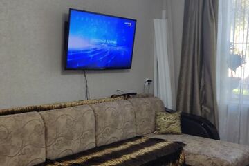 2-к квартира, 46 м², 1/3 эт.