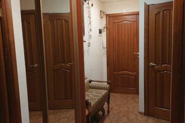 2-к квартира, 42 м², 1/5 эт.