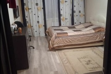 3-к квартира, 82 м², 1/10 эт.