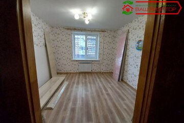 2-к квартира, 50 м², 1/10 эт.