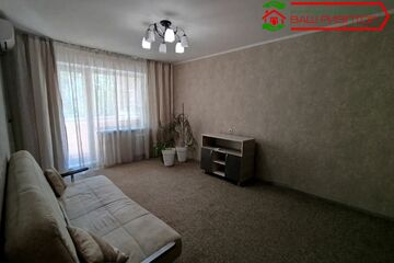 2-к квартира, 52 м², 2/10 эт.