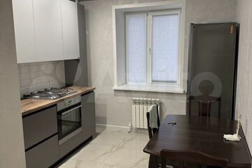 1-к квартира, 40 м², 8/10 эт.