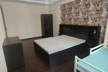 3-к квартира, 86 м², 1/10 эт.