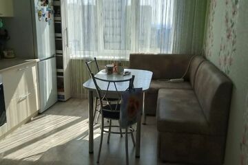 1-к квартира, 40 м², 14/21 эт.