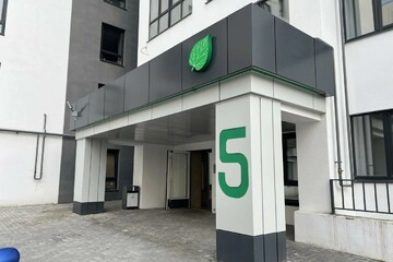 2-к квартира, 61,8 м², 1/10 эт.