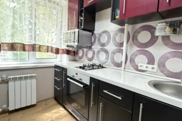 2-к квартира, 43 м², 1/9 эт.